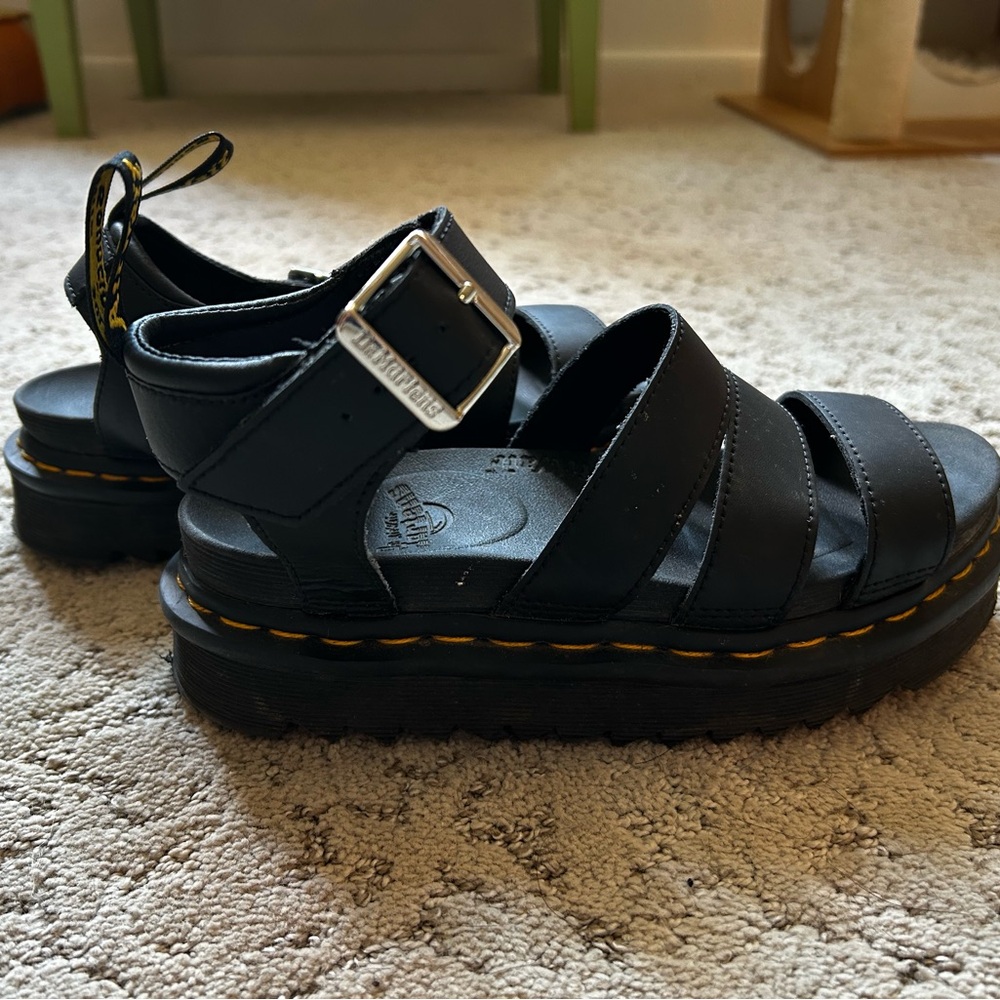 Doc Martens Sandals W6 like new